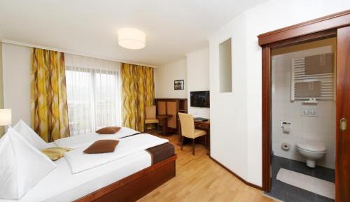 Double Room with Lake View
