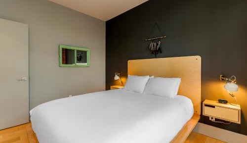 Two-Bedroom Apartment with City View T301