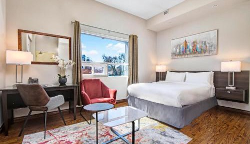 Deluxe Suite