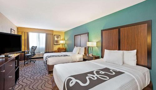 Deluxe Queen Room with Two Queen Beds
