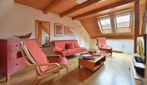 Duplex One-Bedroom Apartment with Bath (4 Adults)