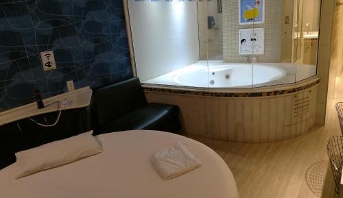 Suite with Spa Bath