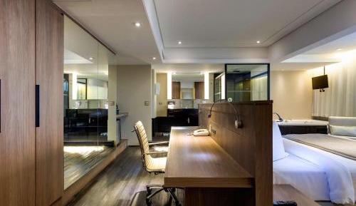Executive Suite with One Double Bed