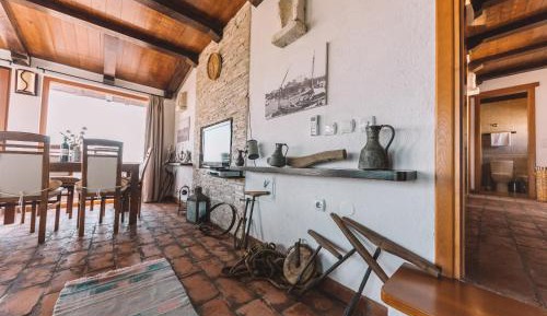 Deluxe Two-Bedroom Apartment with Balcony