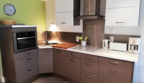 Select One-Bedroom Apartment (6 People)