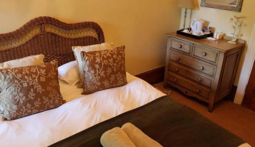 Standard Double Room with Shared Bathroom