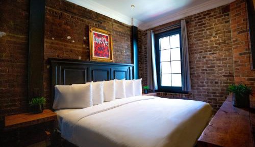 Deluxe King Room