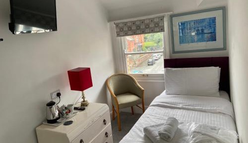 Single Room with Shared Bathroom