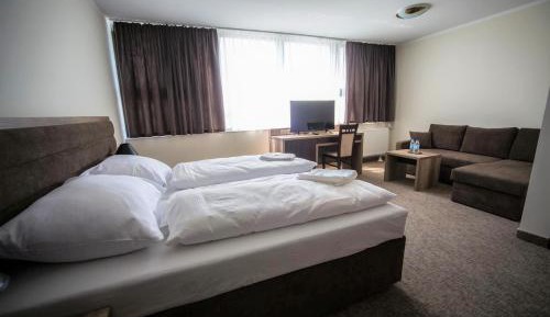 Deluxe Double Room with Air Condition