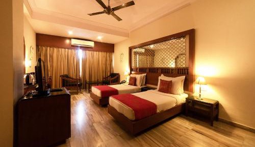 Deluxe Double or Twin Room with Pool View