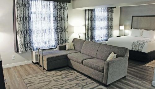 Executive King Room with Sofa Bed and Whirlpool Tub