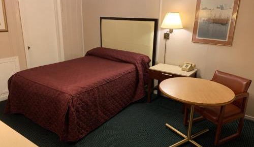 Standard Queen Room