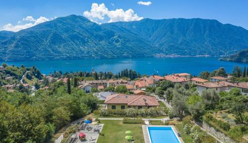 Apartment with Partial Lake View - Split Level
