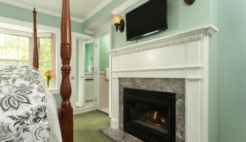 Queen Room with Garden View