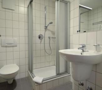 Double or Twin Room with Shower