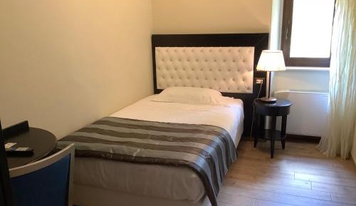 Single Room with Private Bathroom