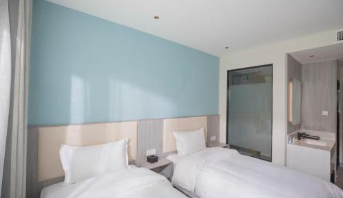 Classic Twin Room