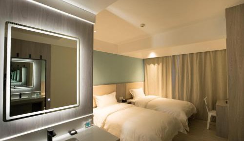 Standard Twin Room without Window
