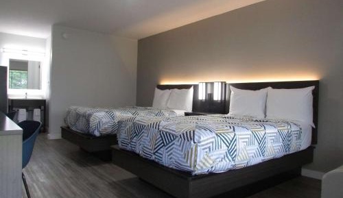 Deluxe Quadruple Room - Non-Smoking
