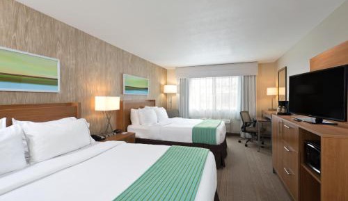 Standard Queen Room with Two Queen Beds