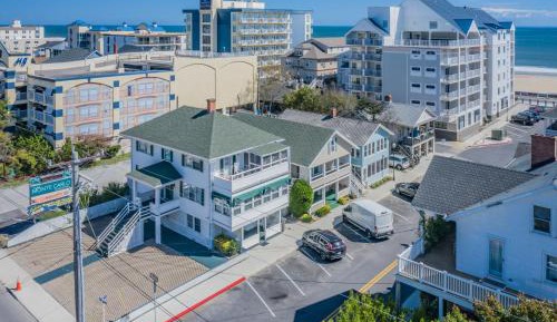 One-Bedroom Apartment with Partial Ocean View
