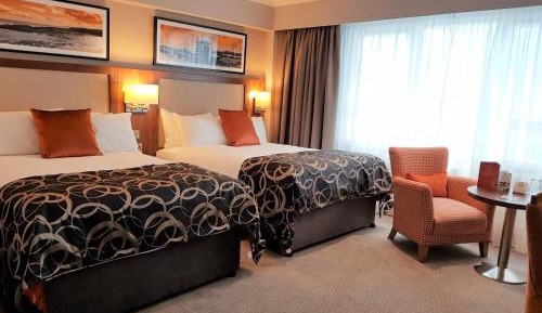 Deluxe Family Room