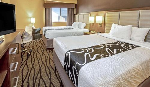 Deluxe Queen Room with Two Queen Beds