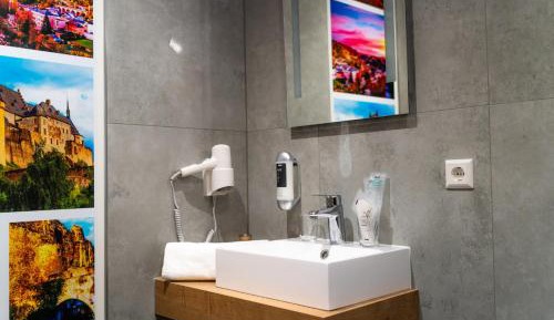 Deluxe Studio