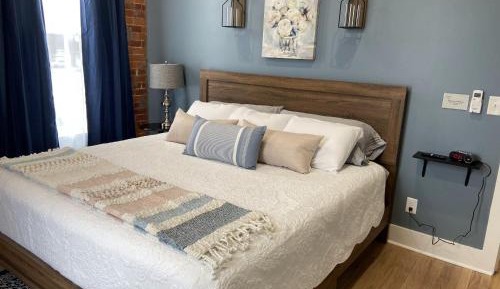 Deluxe King Suite
