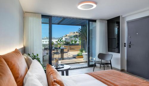 Penthouse Suite with Acropolis View and Hot Tub