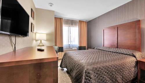 Deluxe Queen Room