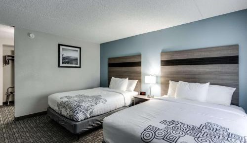 Queen Room with Two Queen Beds - Non-Smoking