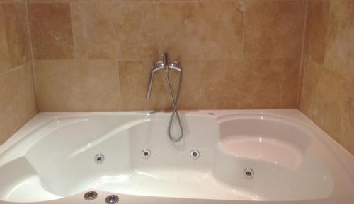 Deluxe King Room with Spa Tub (Room Only)