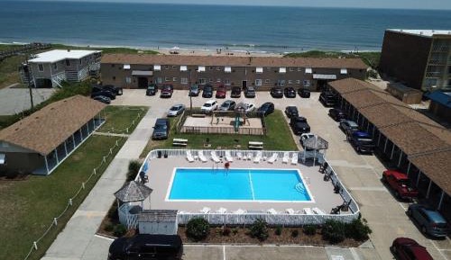 1st Floor: Oceanfront efficiency with 1 king and 2 queen beds