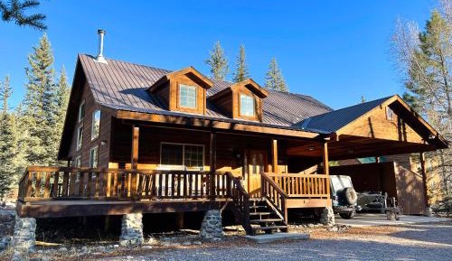 Four-Bedroom House - River Song Vacation Home