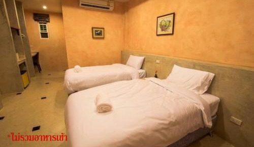 Standard Twin Room