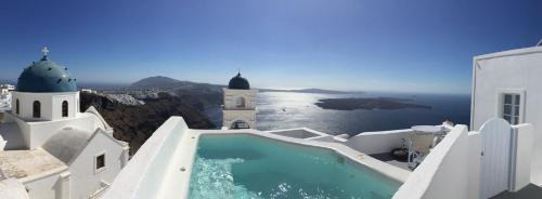 Superior Double with Outdoor Plunge Pool and Caldera View