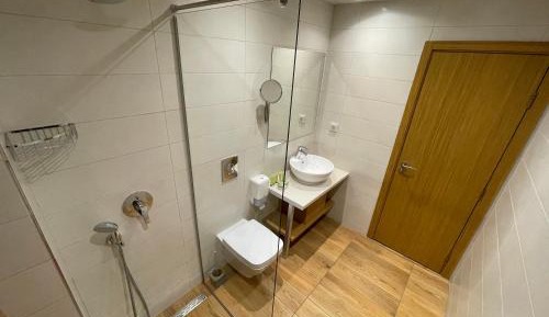 Deluxe One-Bedroom Apartment with Sea View