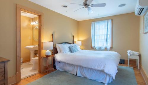 Queen Room