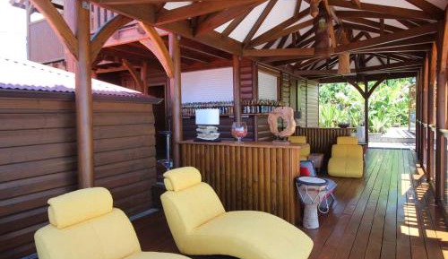 Deluxe Bungalow with Garden View