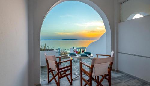 One-Bedroom Apartment with Sea View