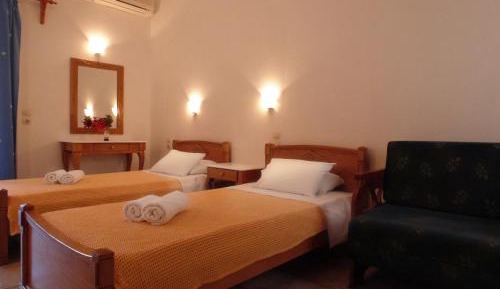 Studio with Single Beds