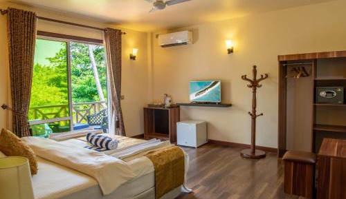 Suite with Sea View (Credit for $20 for Manta Snorkeling & Whale Shark Watching - Terms & Conditions Applied)
