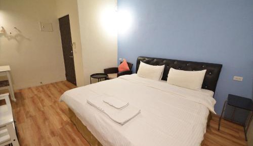 Standard King Room