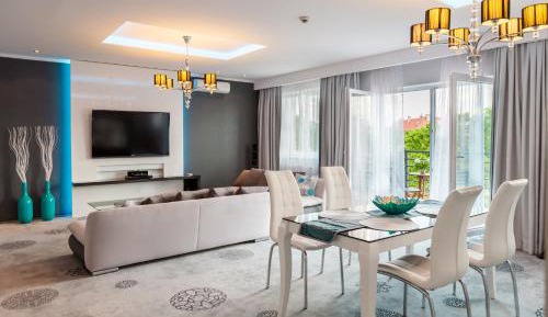 Deluxe Suite with Spa Bath