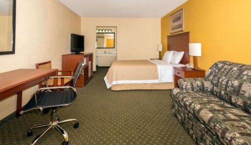 Deluxe King Room - Non-Smoking