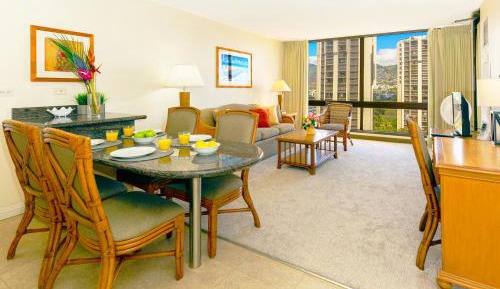 Apartment with Mountain View