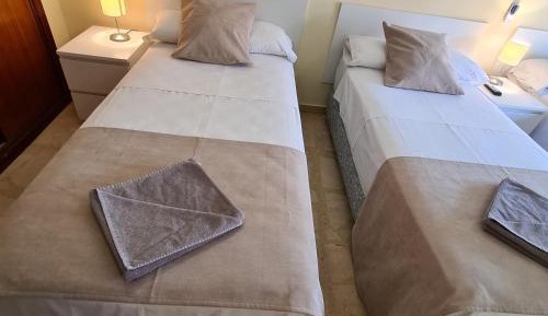 Economy Triple Room with Shared Bathroom