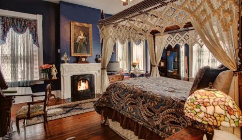 Huntingdon Queen Room 3