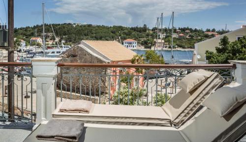 Suite with Partial Harbor View - 113